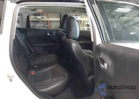 2018 Jeep Compass Limited 4X4 z USA, uszkodzony, nr VIN 3C4NJDCB1JT113273